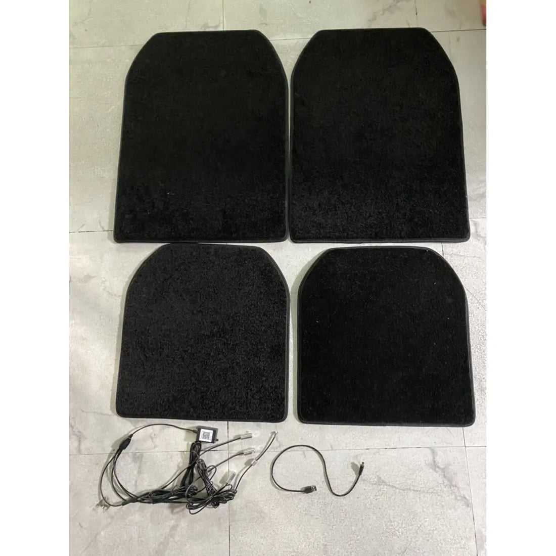 Foto real del proveedor: juego Starlight de cuatro alfombrillas y cableado